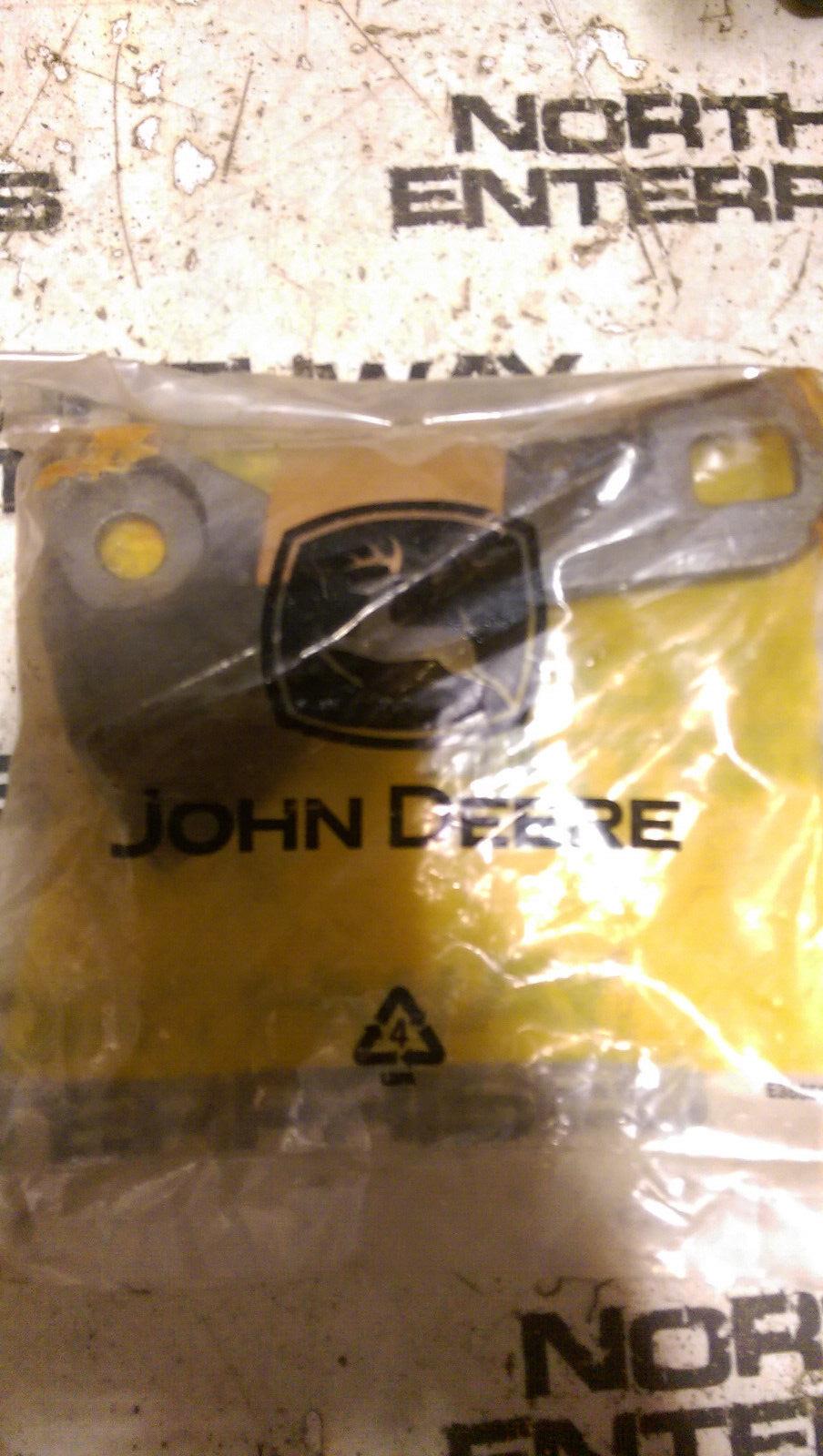 E98138 Accelerator CW fits John Deere 926 930 935 936 945 946 955 956 990 995