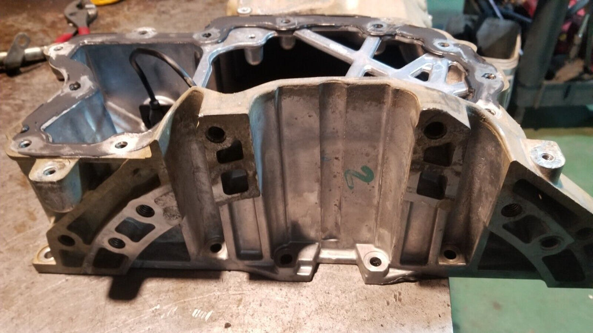2.8L DURAMAX LWN Engine UPPER OIL PAN  24589120  55589326, 24585350