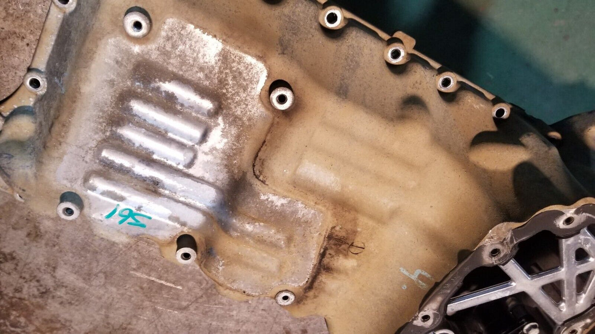 2.8L DURAMAX LWN Engine UPPER OIL PAN  24589120  55589326, 24585350
