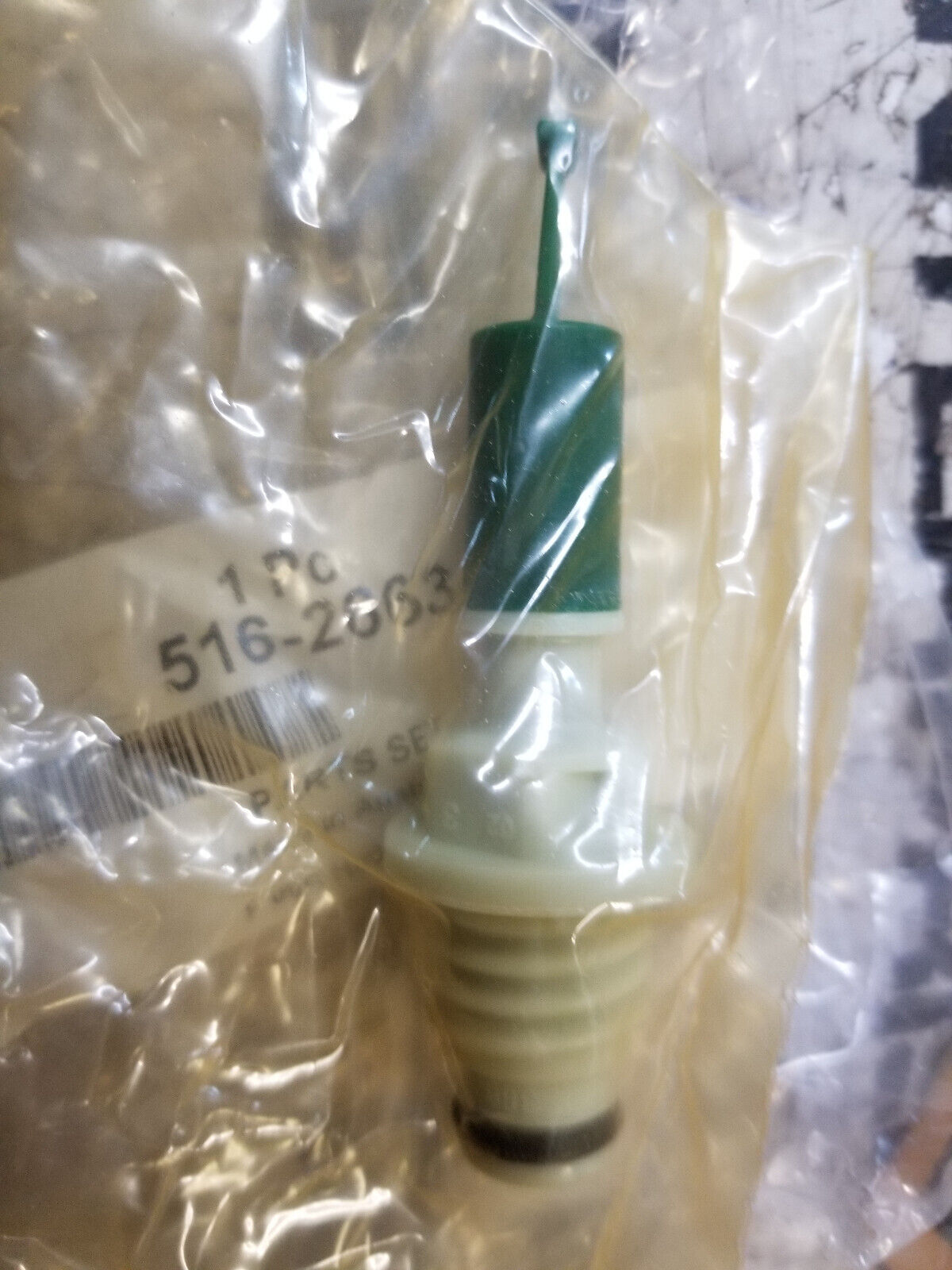 516-2663 Genuine OEM CATERPILLAR  DEF PUMP Backflow Connector