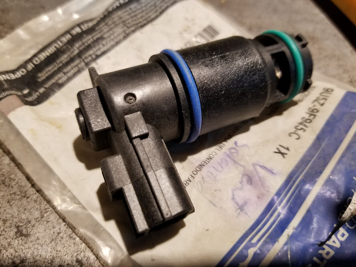 9U5Z-9F945-C Fuel Vapor Vent Control Purge Solenoid Genuine Ford 9U5Z9F945C