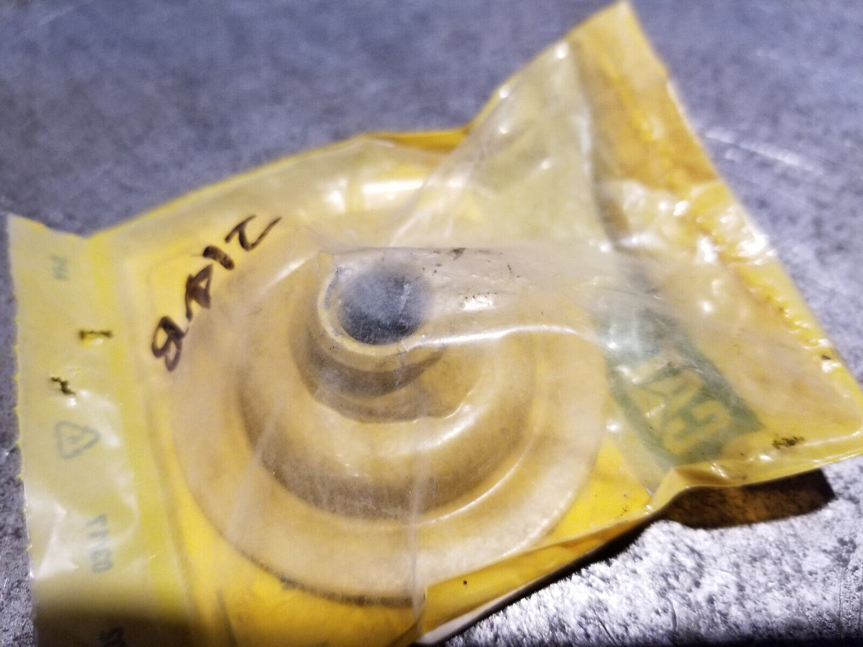 285-0612 Steering Cylinder Dust Cap 2850612