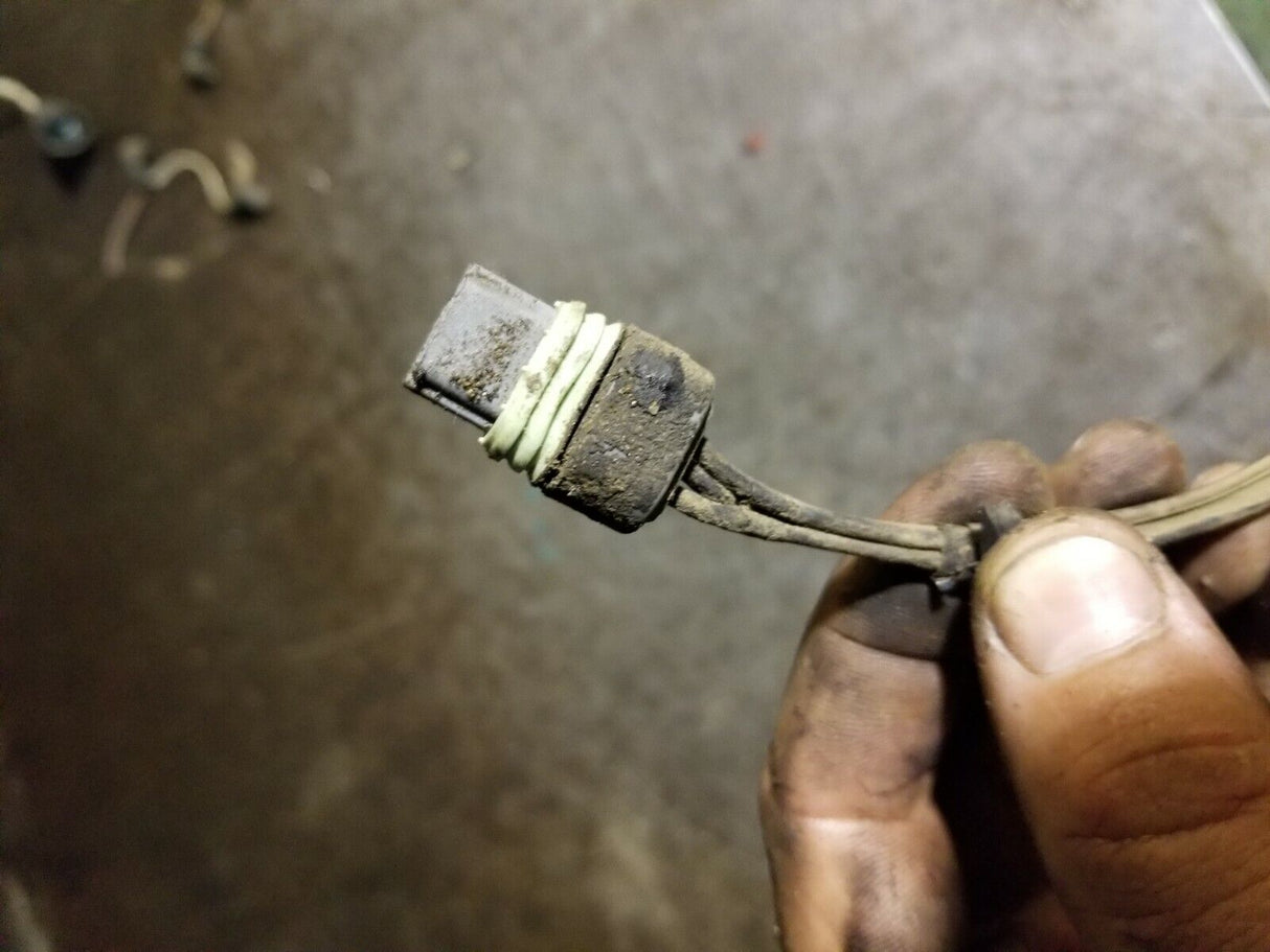 3 PIN 3 WIRE 99-02 7.3L POWERSTROKE ENGINE PIGTAIL green