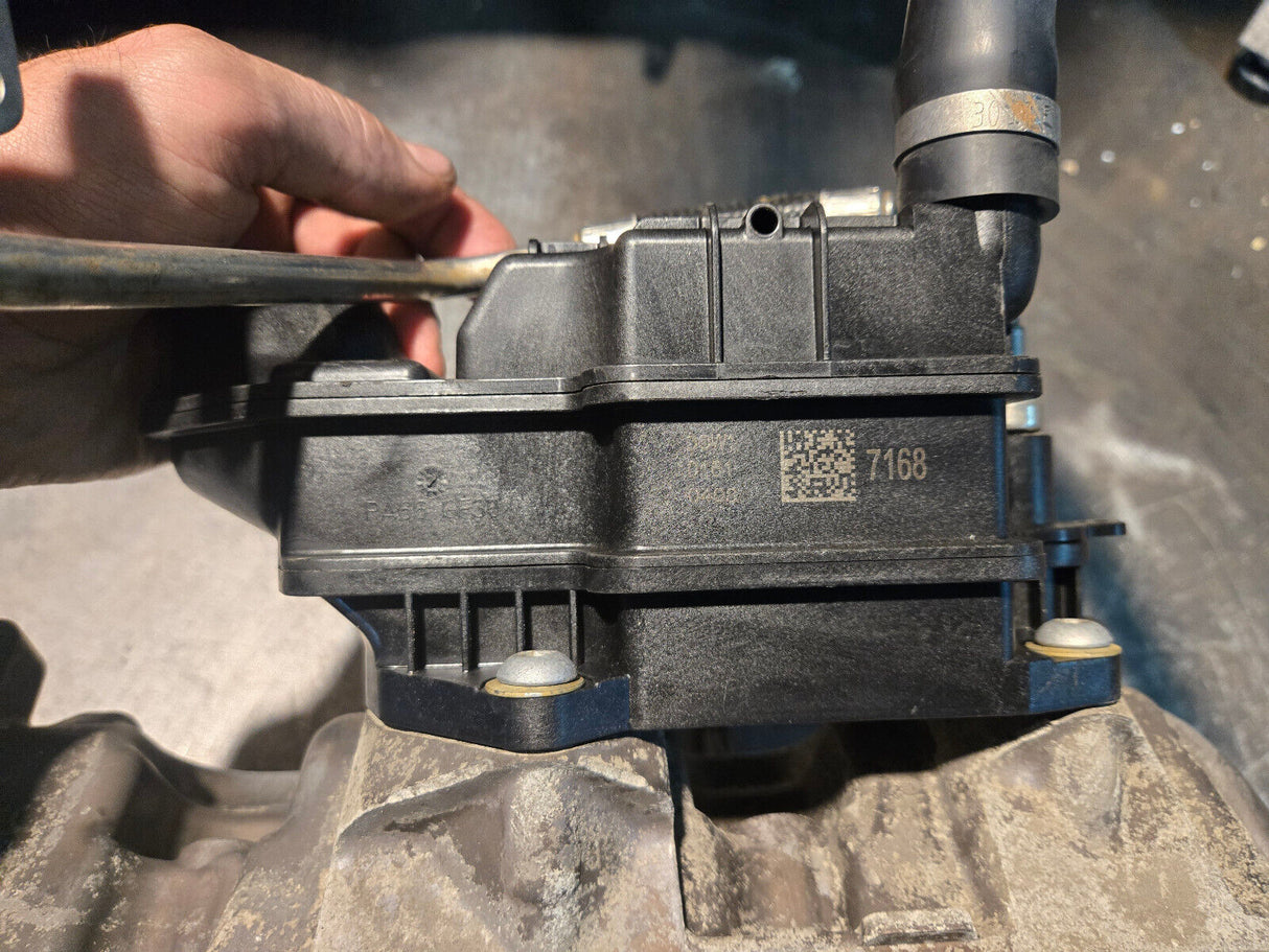 12677065 6.6L DURAMAX L5P LH DRIVERS SIDE Engine Upper Valve Cover  2019-2023