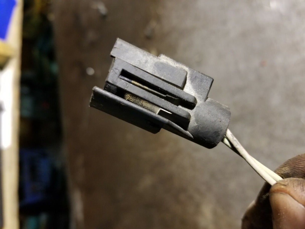 2 PIN 2 WIRE 99-02 7.3L POWERSTROKE ENGINE PIGTAIL round 2 plug