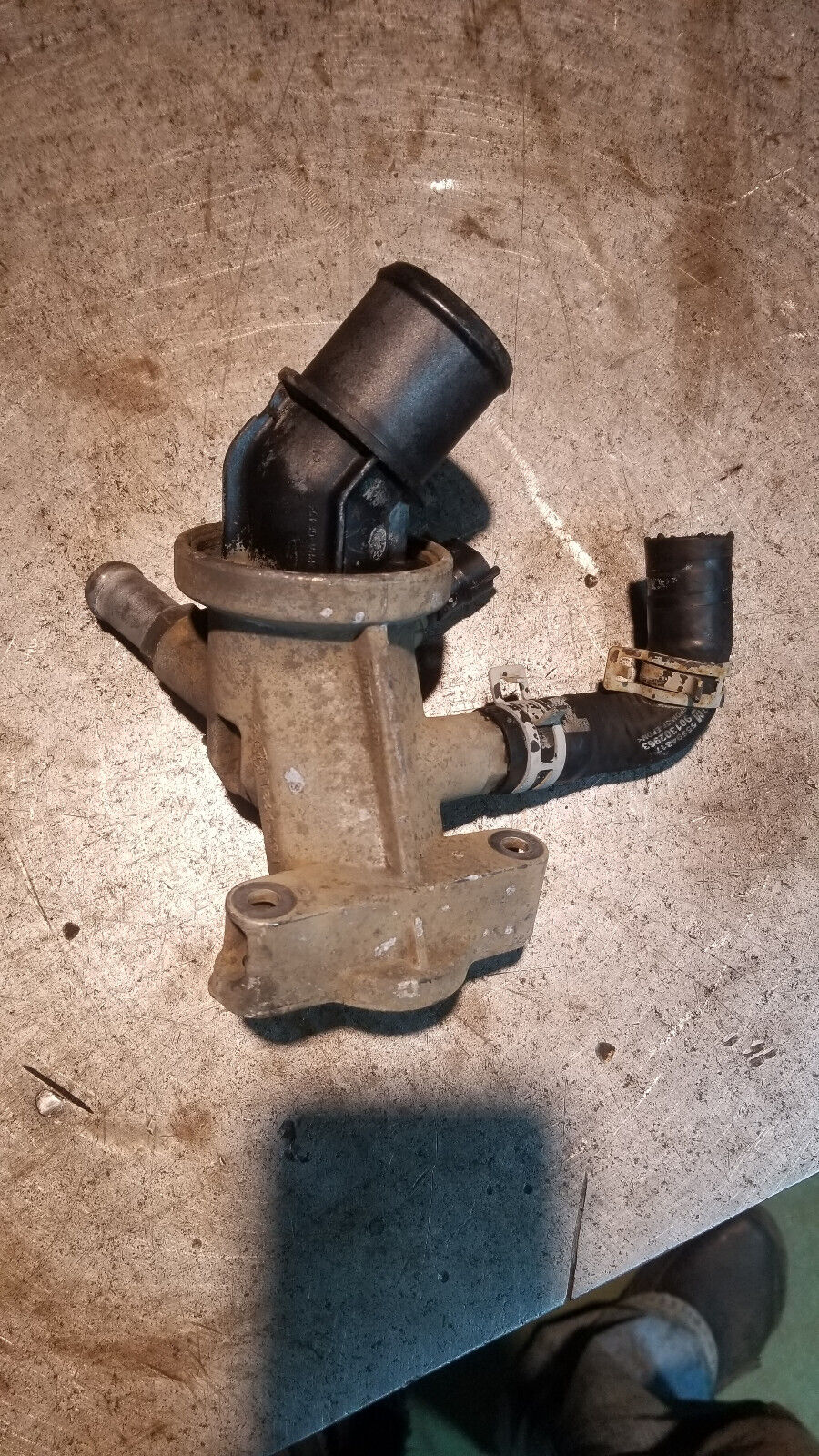 2.8L DURAMAX LWN THERMOSTAT HOUSING