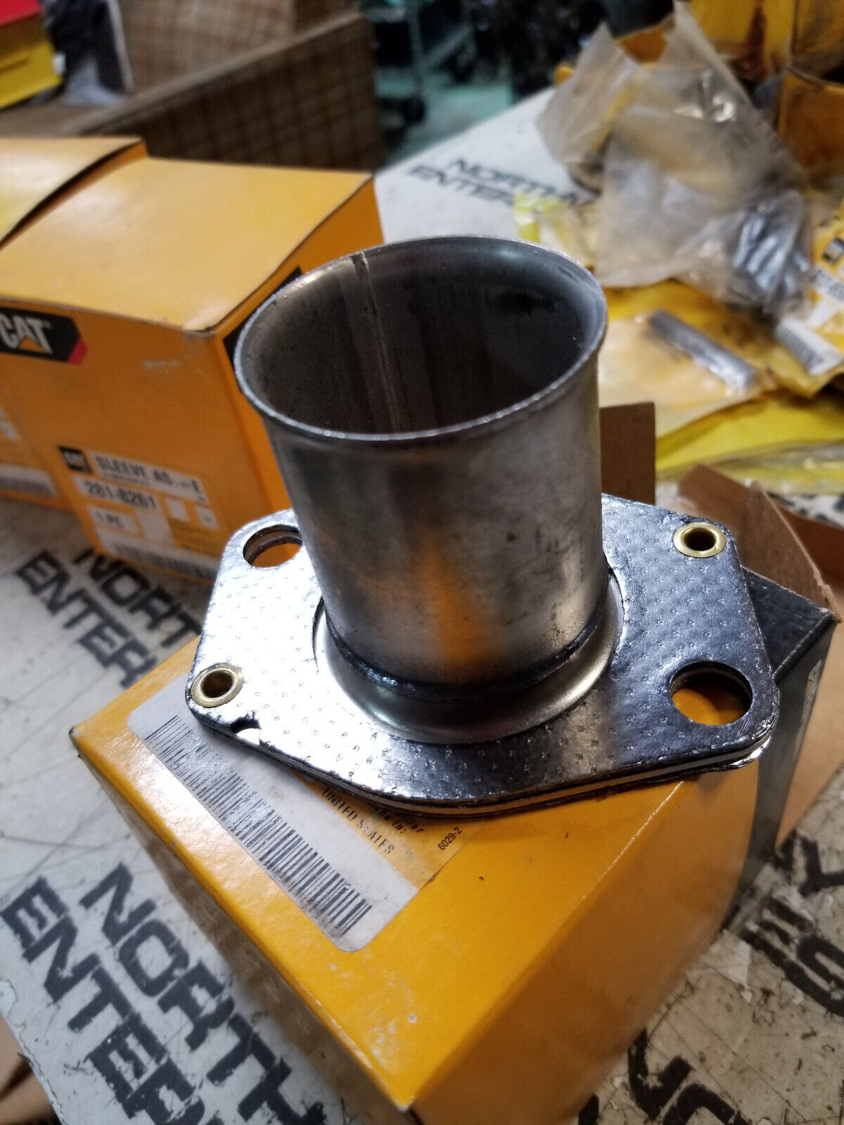 2818261 CATERPILLAR EXHAUST SLEEVE 281-8261