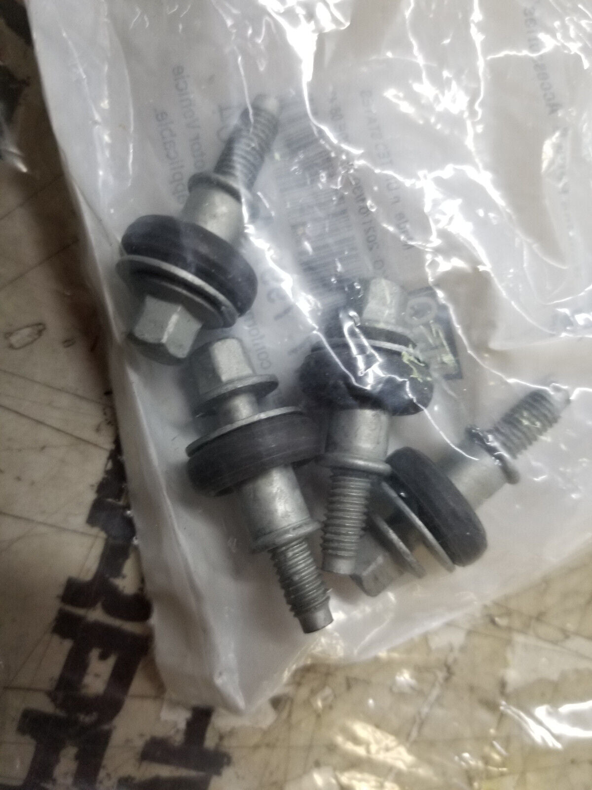 BAG OF 4PC Mopar Cylinder Head Cover Isolator  04777997 04777997AA