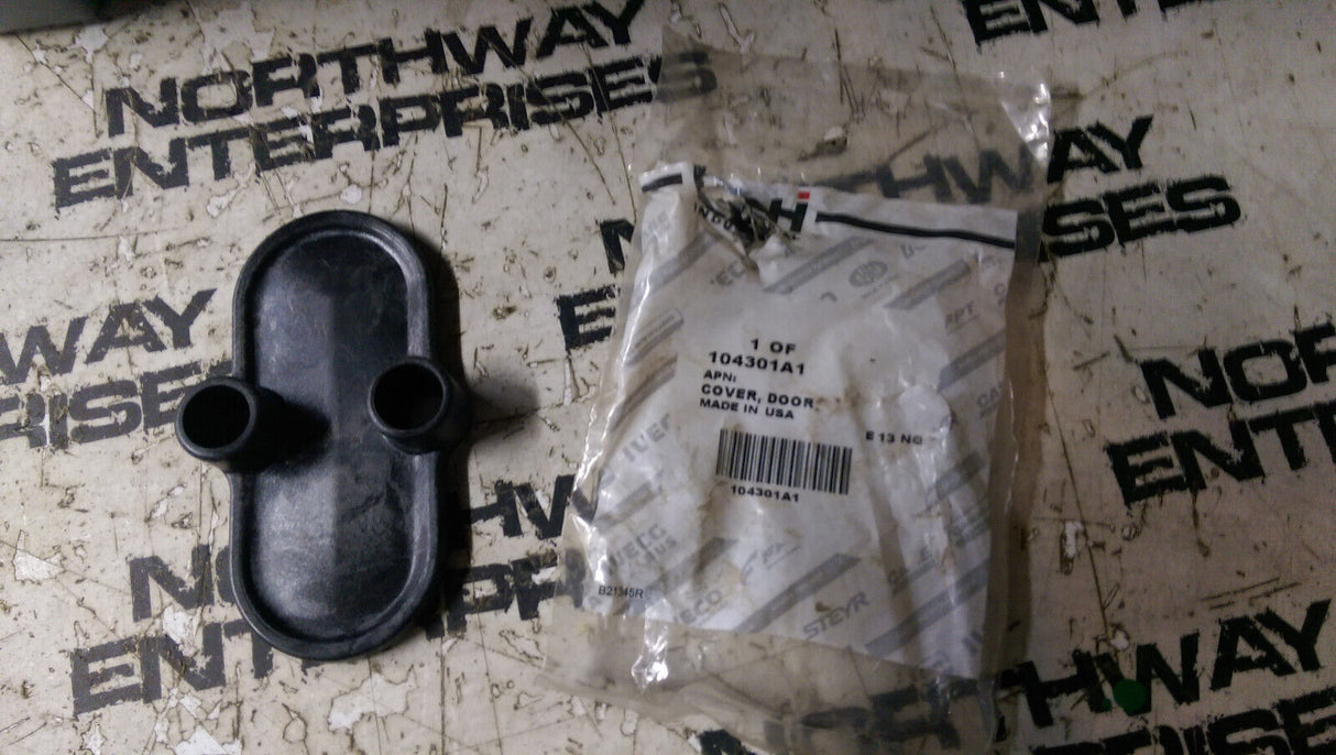 104301A1 CASE CNH DOOR COVER