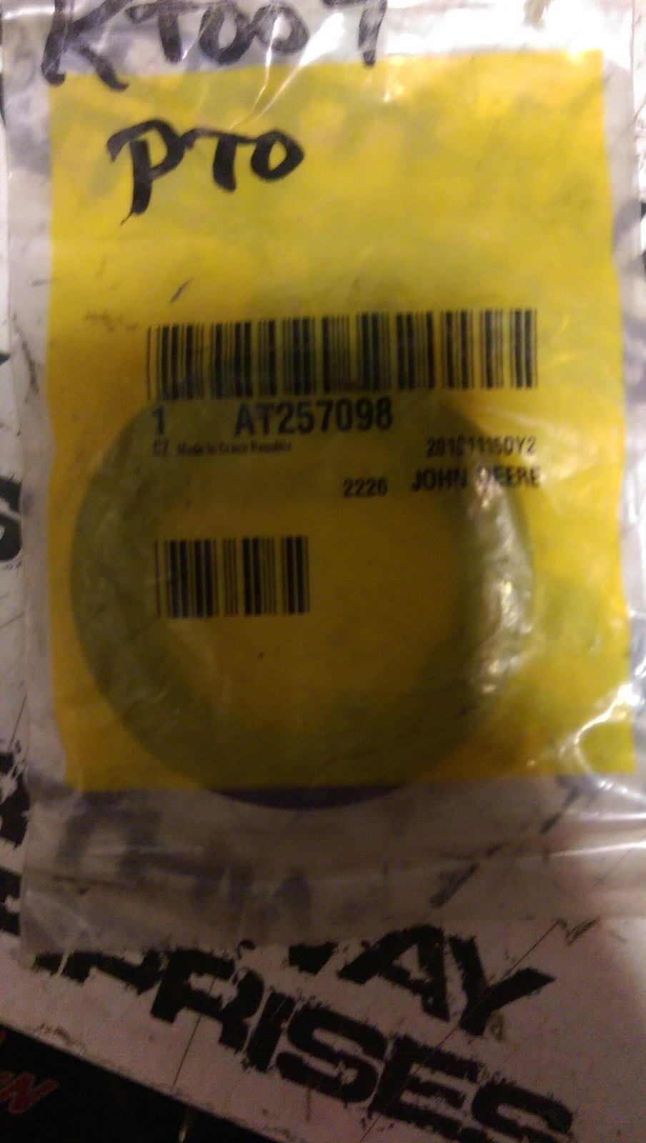 JOHN DEERE AT257098 SEAL