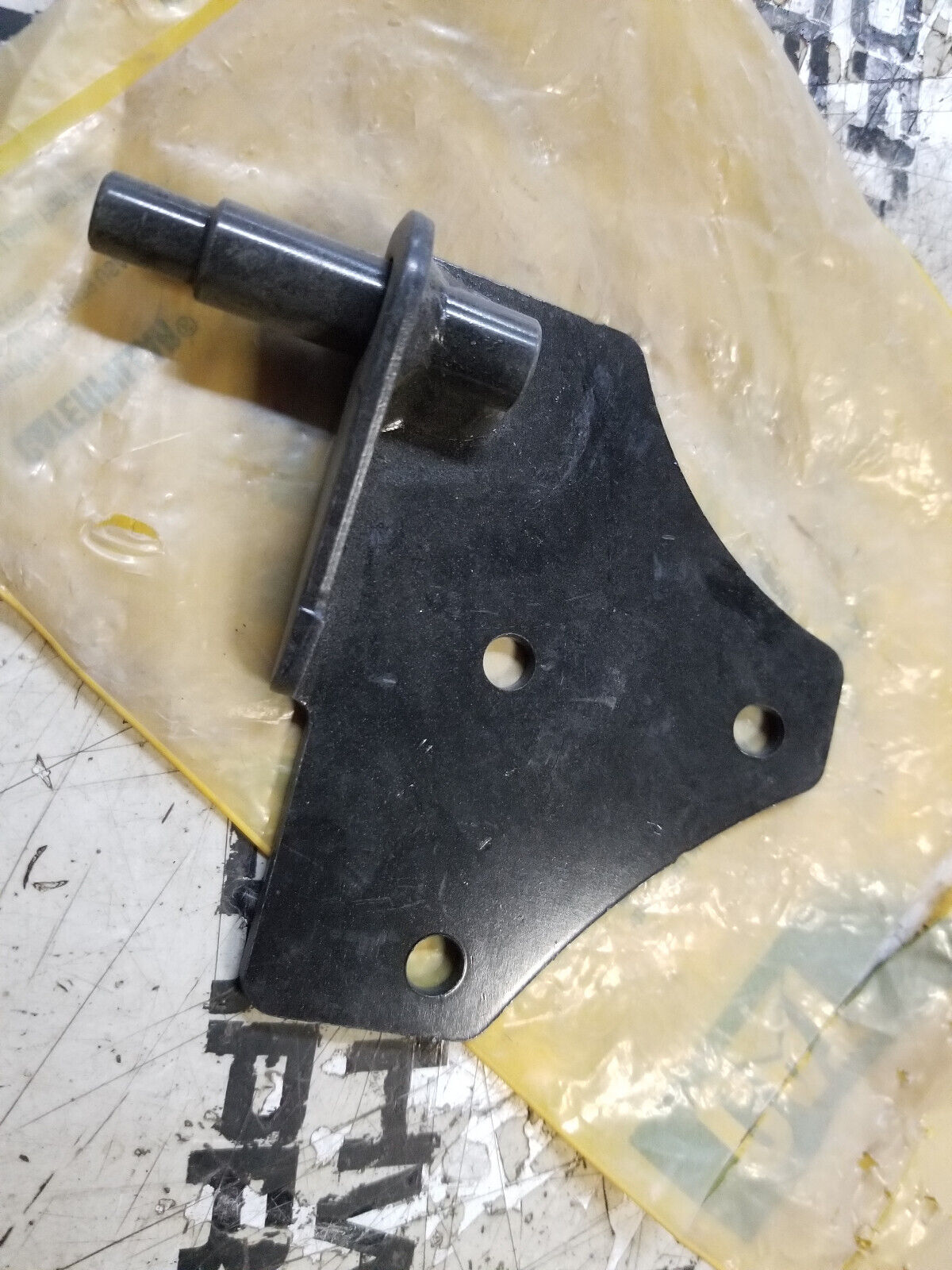 Caterpillar 151-6813 Window Mounting Bracket 1516813