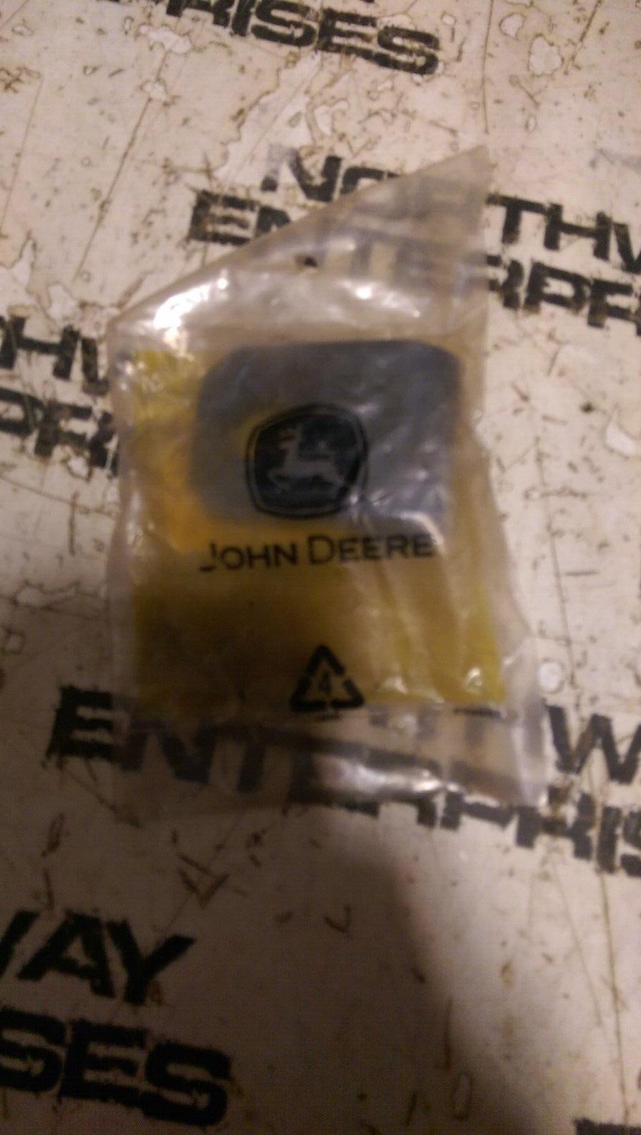 JOHN DEERE AT253554 HINGE