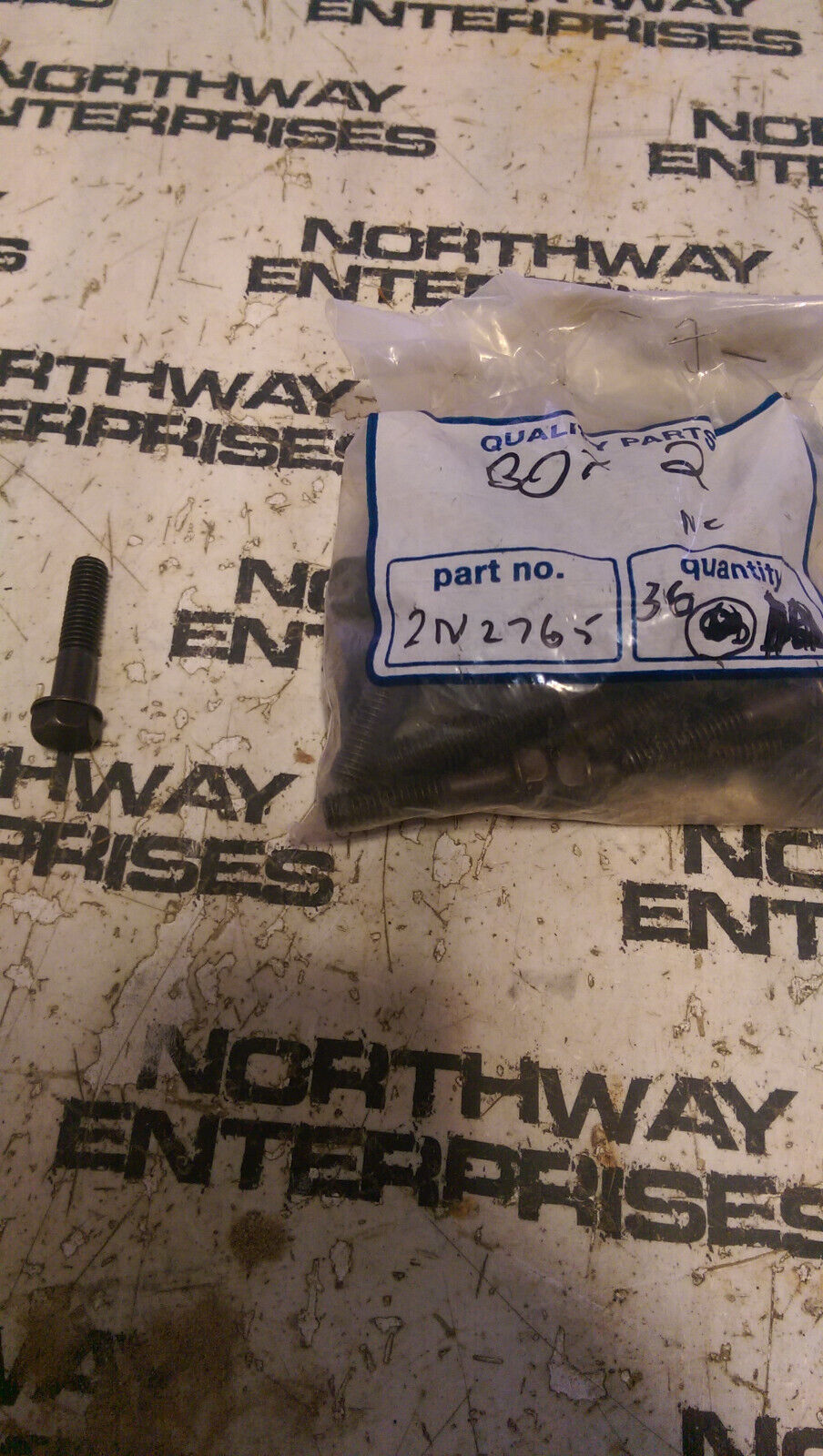 2N2765 LOT OF 35 BOLTS CATERPILLAR 2N-2765 EXHAUST MANIFOLD BOLT