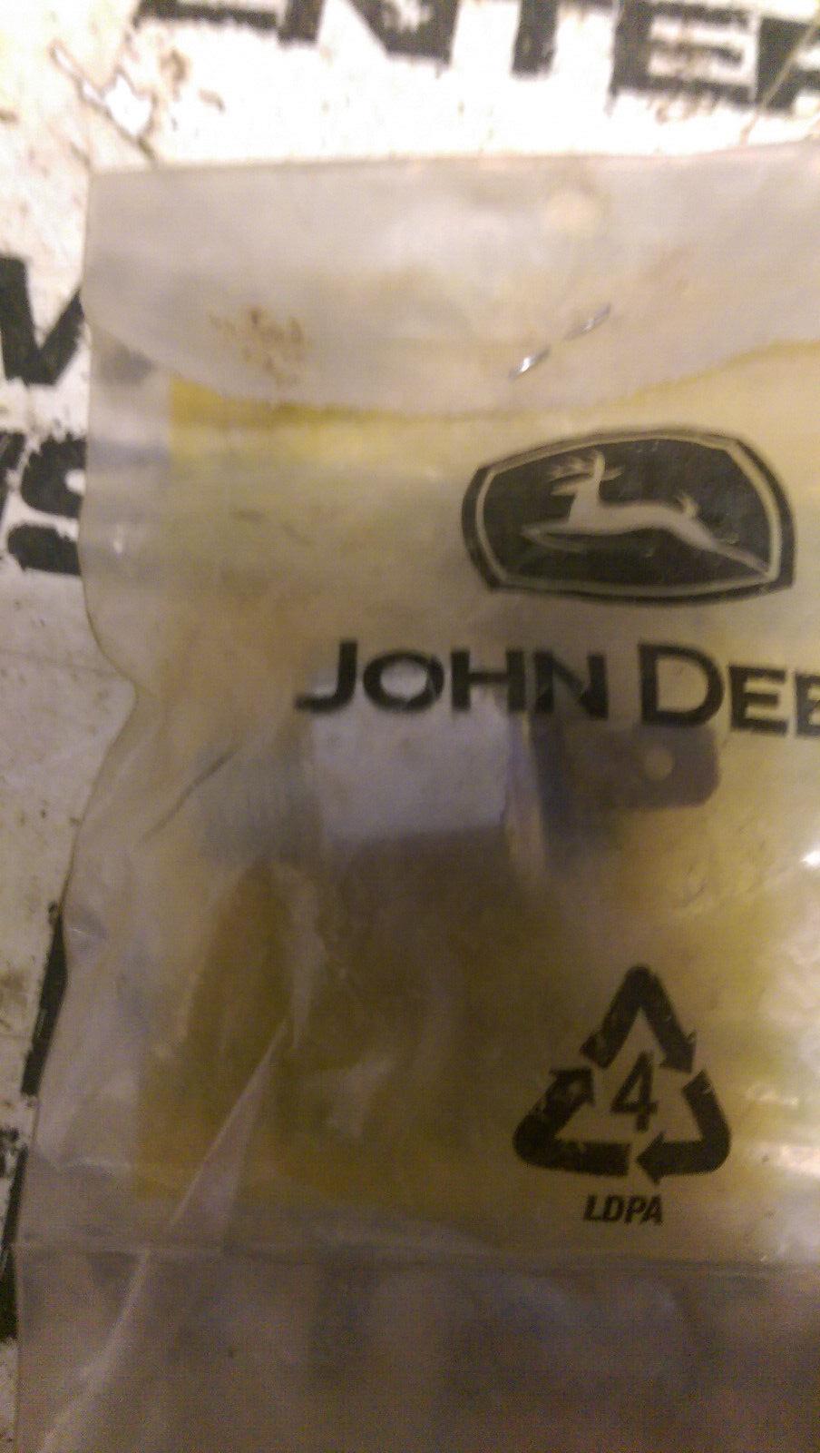AT254481 JOHN DEERE PRESSURE SWITCH