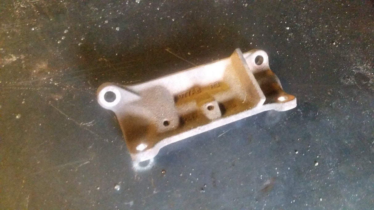 6.7 CUMMINS ENGINE TO TRANSMISSION TOP POWER FLEX BRACKET 077AB Brace