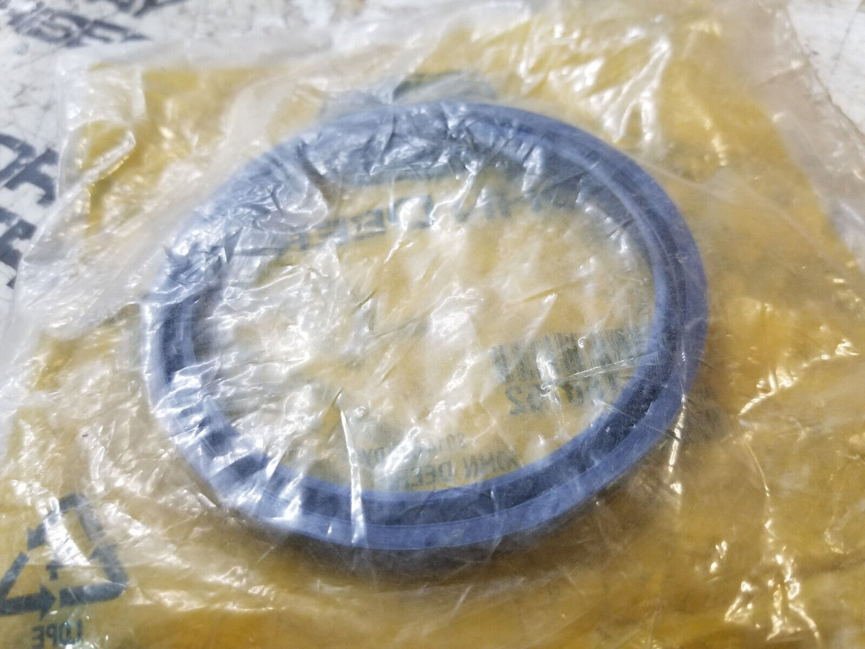 John Deere T60752 oil seal