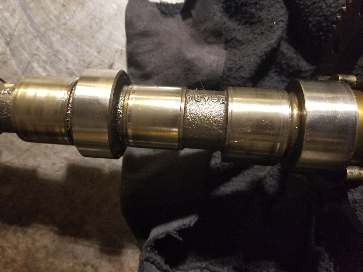 6.7 Cummins Used Camshaft 5273413 4930770