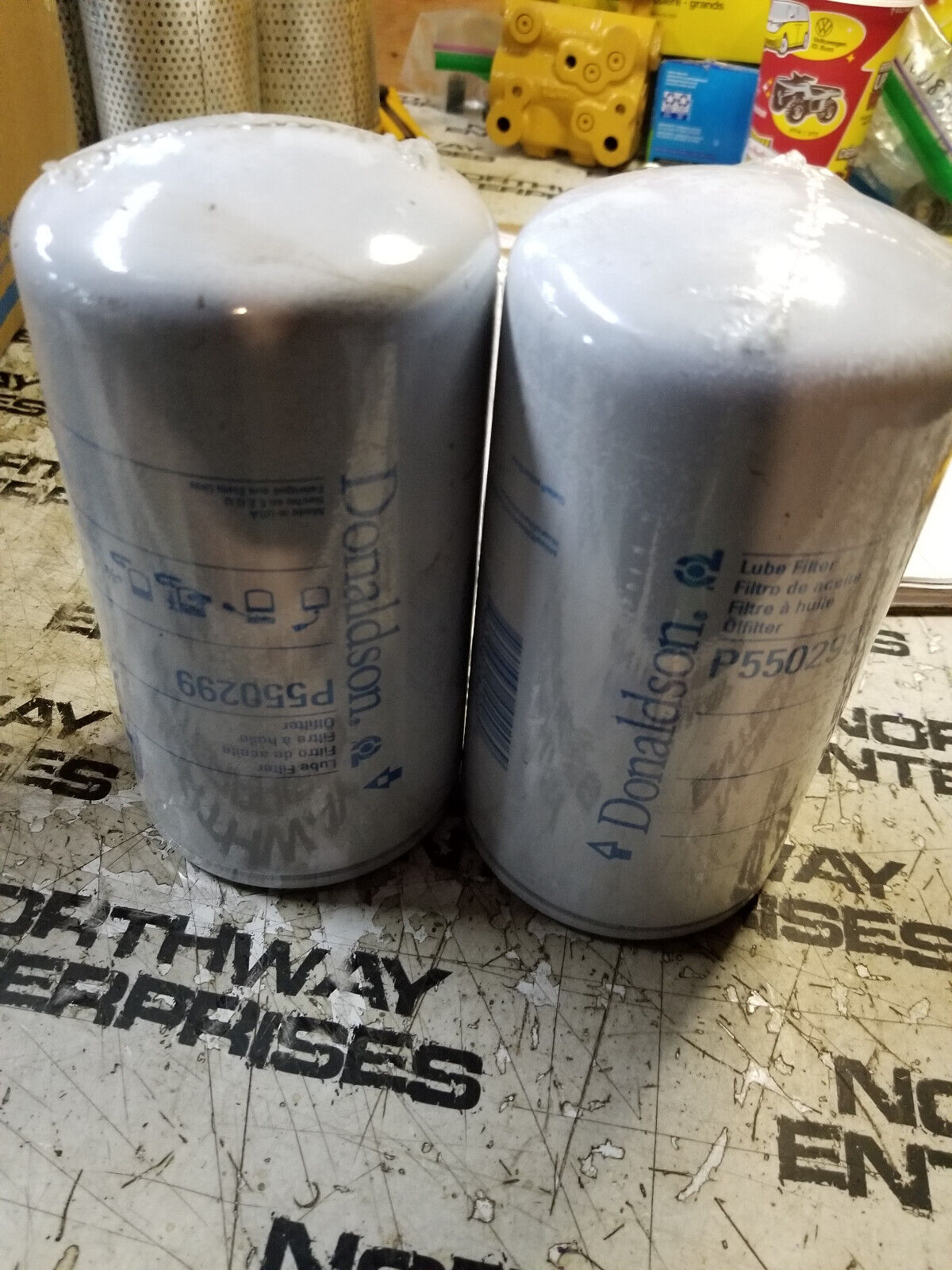 LOT OF 2PC - Donaldson Lube Filter Spin-on Full Flow- P550299
