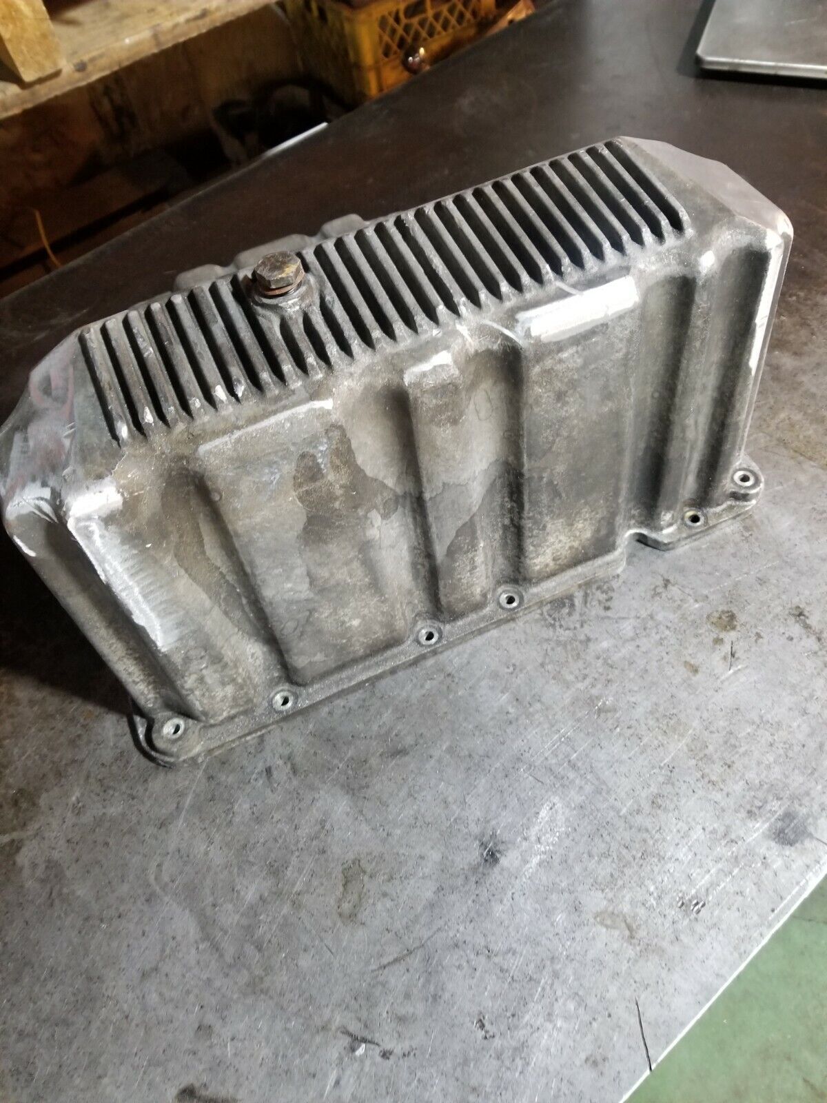 1855952C2 VT275 4.5 L V-6 DIESEL ALUMINUM OIL PAN
