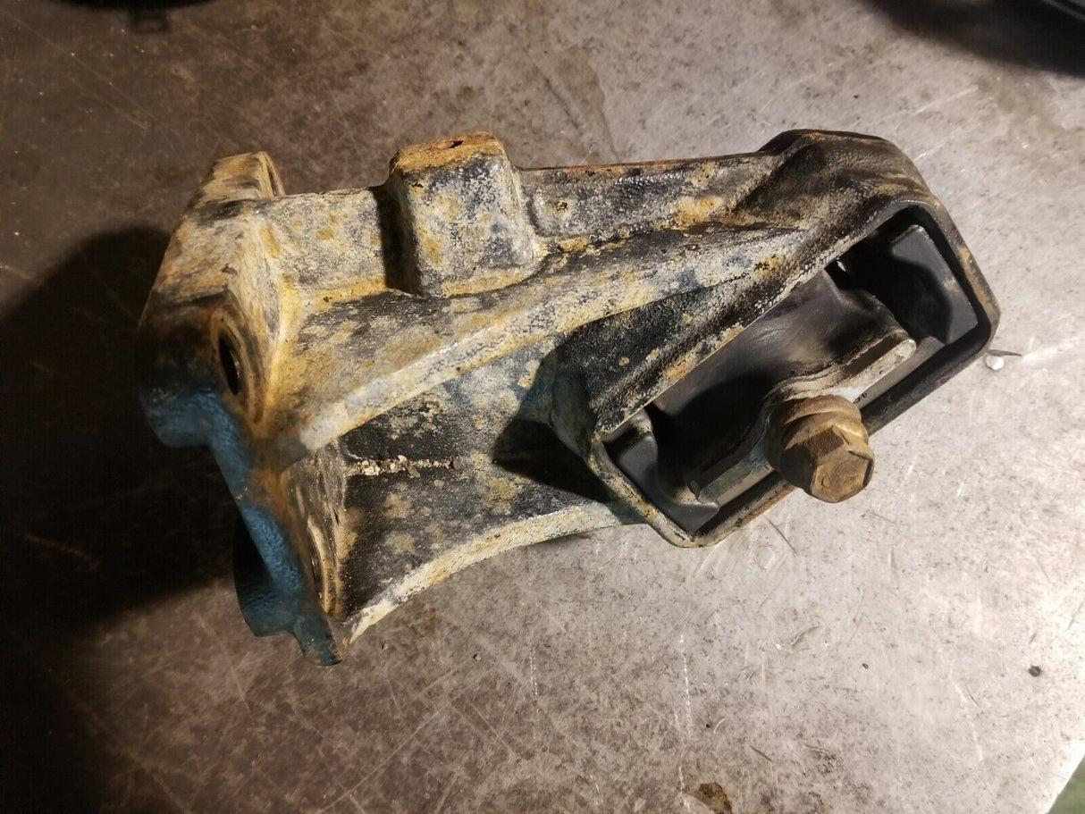 52121815AC 6.7L 6.7 Cummins Engine Mount Bracket LH / DRIVERS SIDE