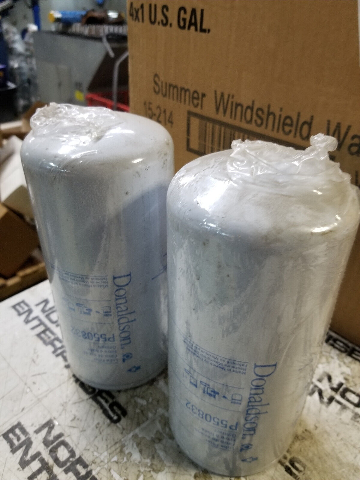 LOT OF 2PC - P550832 Donaldson Lube Filter Spin-on Full Flow- P550832