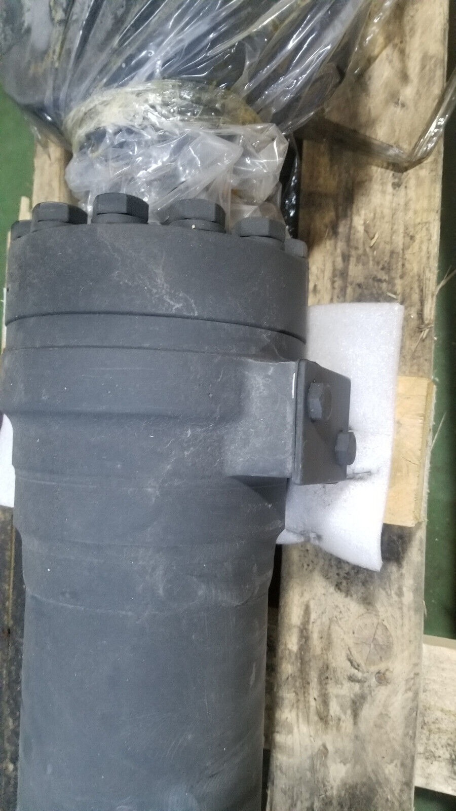 KOMATSU R707-G1-03980 - CYLINDER ASSEMBLY R707G103980