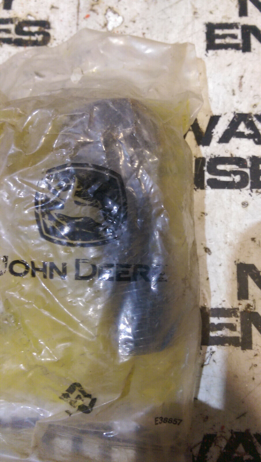 JOHN DEERE T214405 BOLT