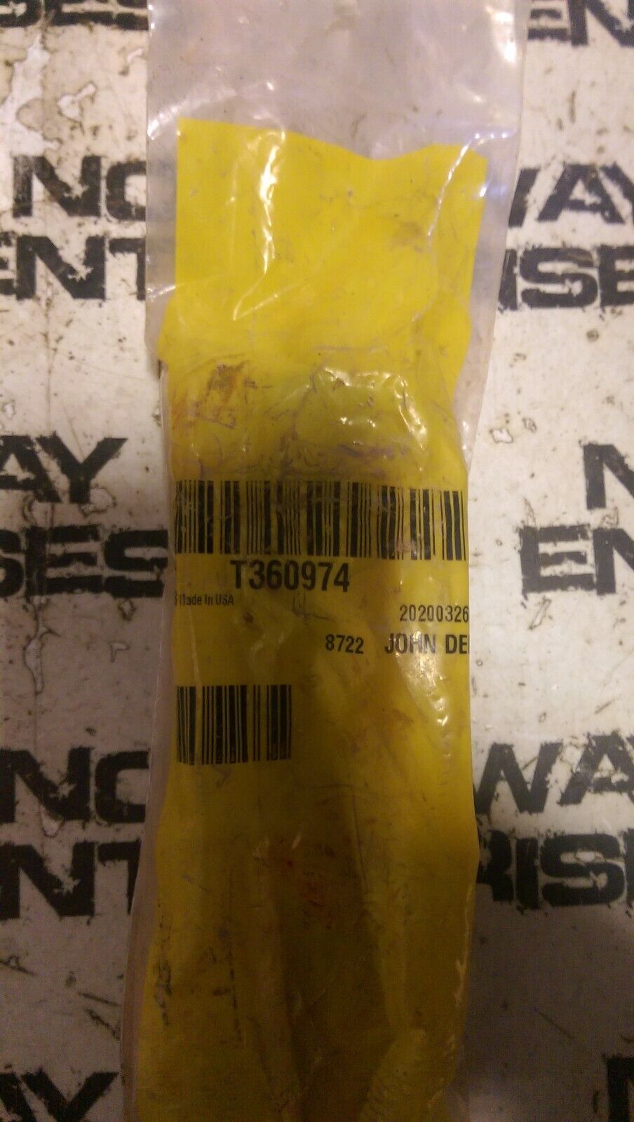JOHN DEERE T308144 BOLT