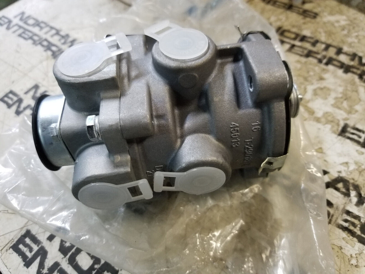 E-6 Foot Brake Control Valve Freightliner, Ref. Mack 286171, KN22140, 170.286171