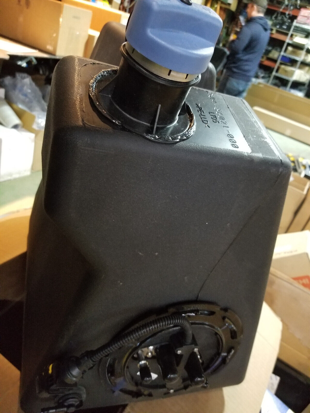 A04-36021-000 FREIGHTLINER DEF TANK ADBLUE DEF,WEDGE,B2