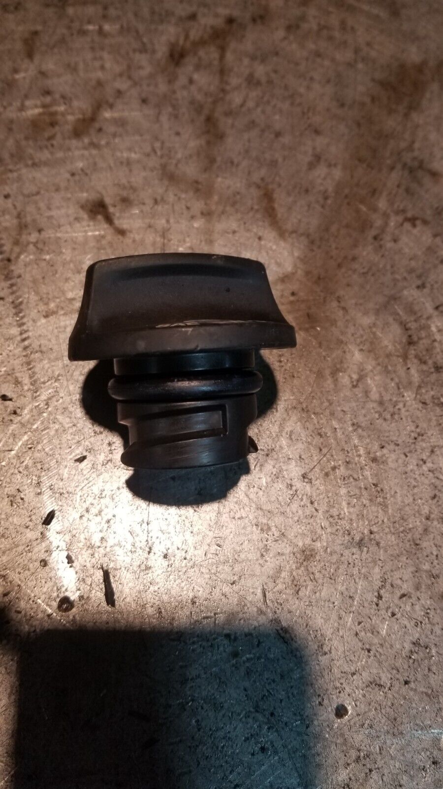 2.8L DURAMAX LWN OIL FILLER CAP