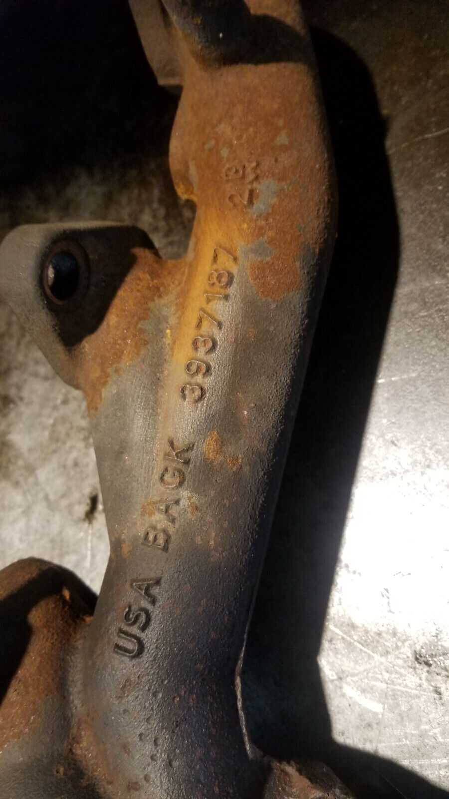 3937187 5.9L CUMMINS EXHAUST MANIFOLD