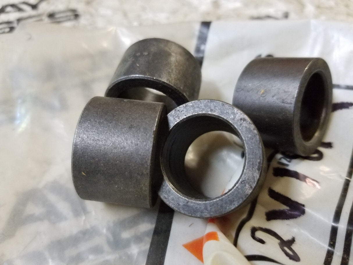 LOT OF 4 SPACERS  - 2V-1817 2V1817