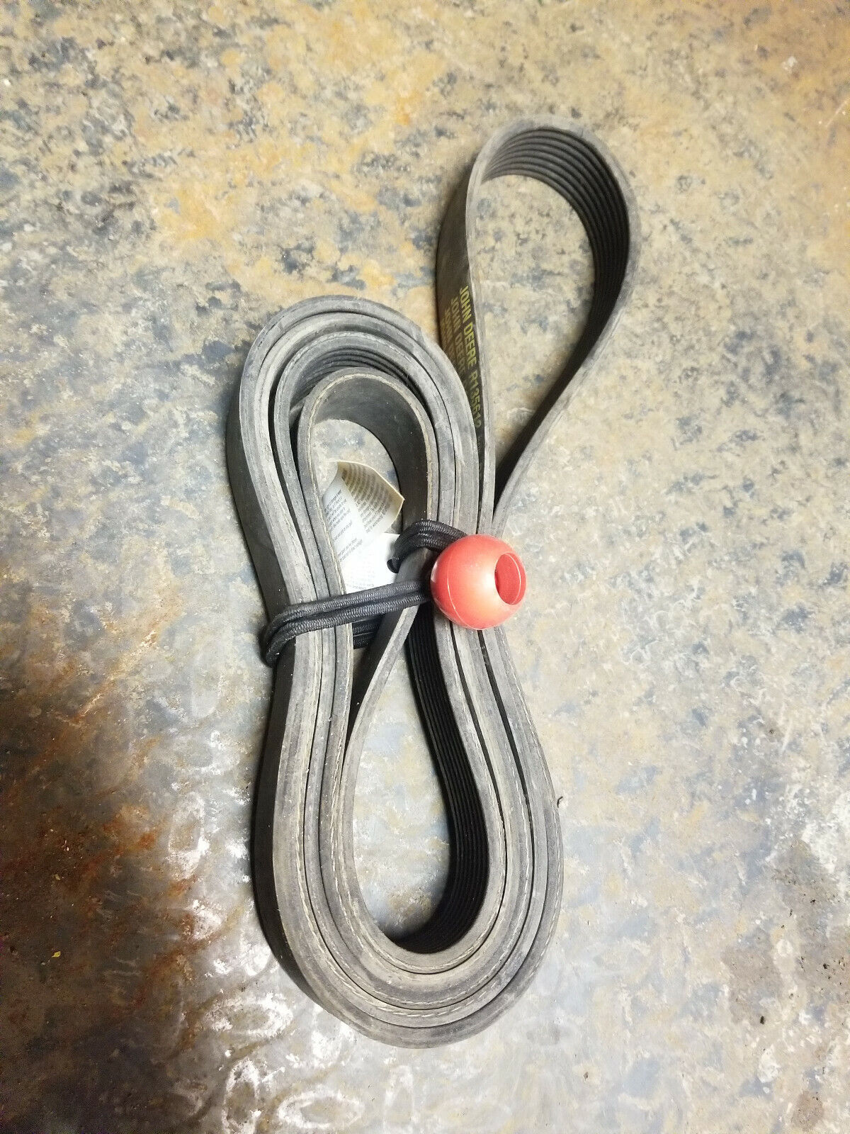 R135612 JOHN DEERE BELT