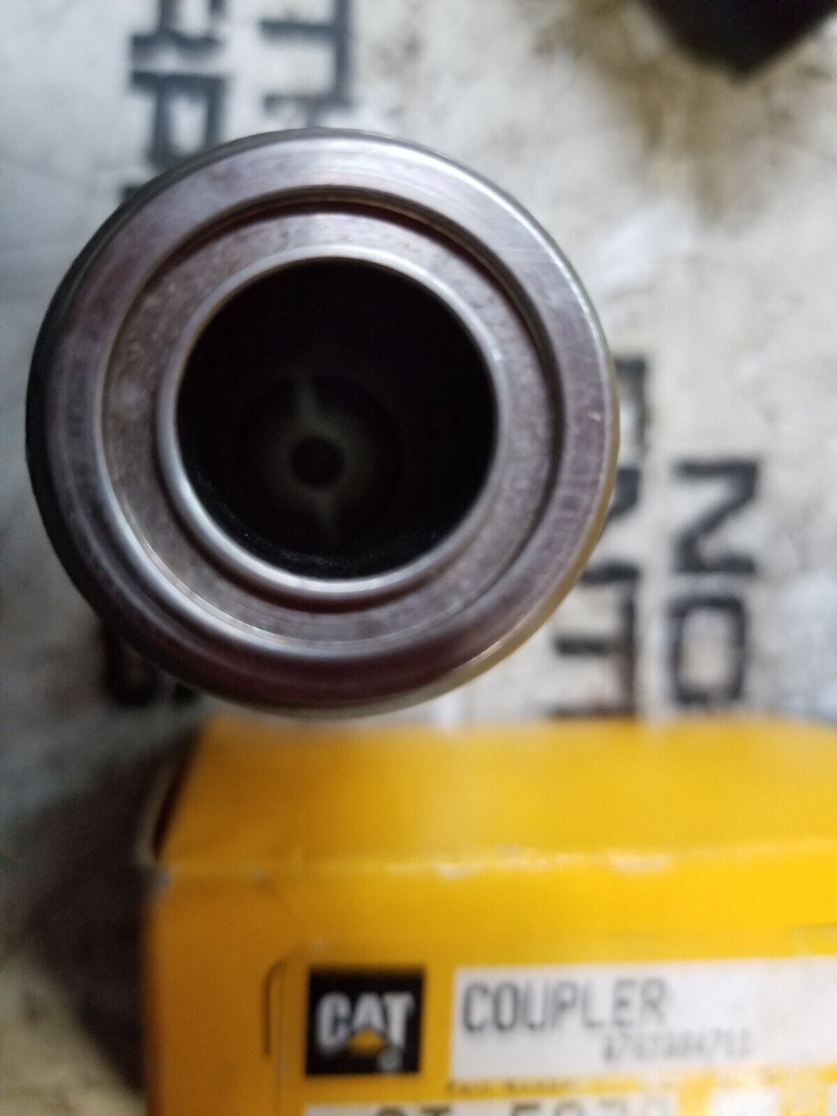 8T-5373 COUPLER 8T5373