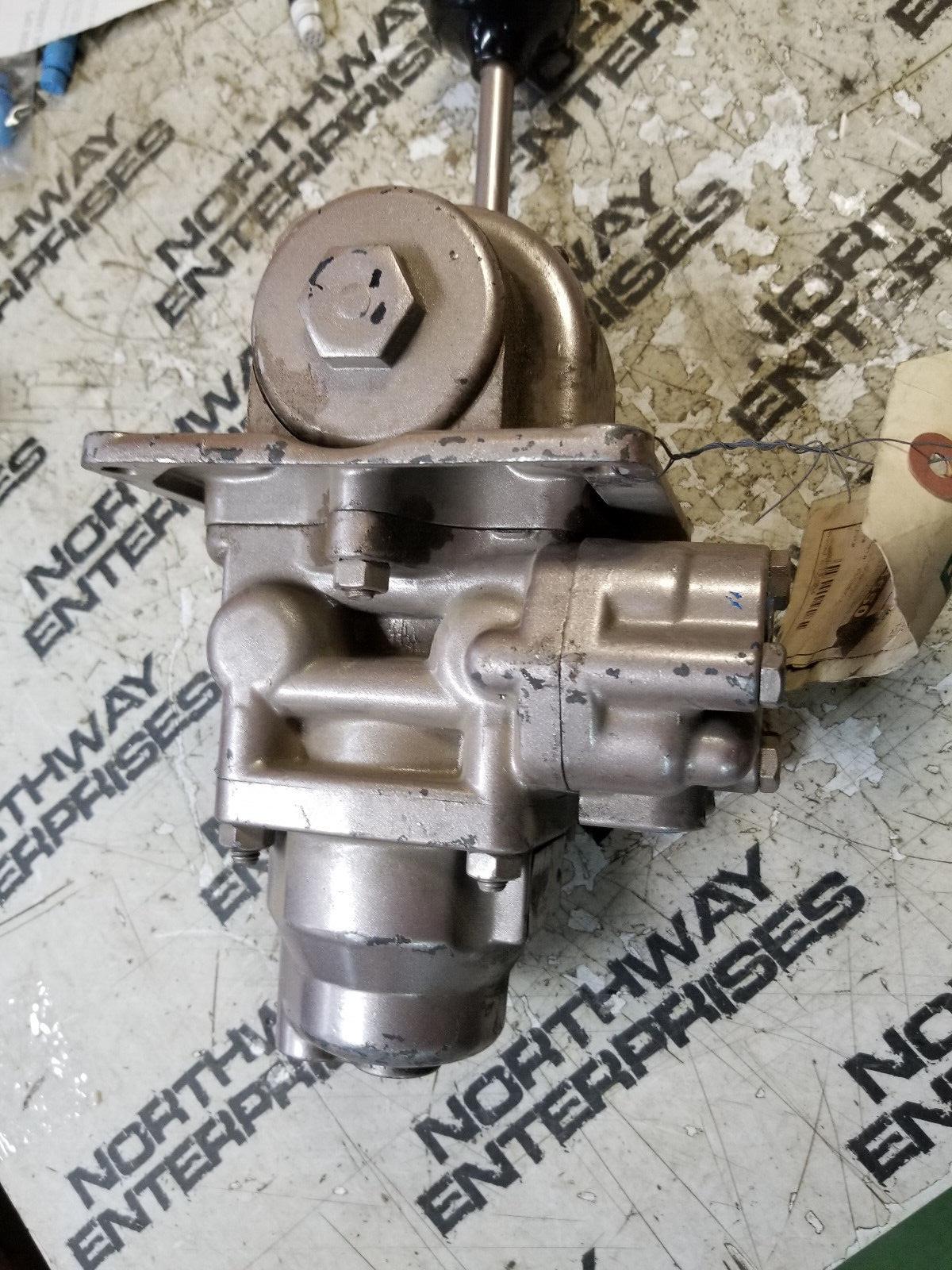 REXROTH HC-2-LX CONTROL AIR LEVER OPERATED VALVE 200 PSI P55582-2