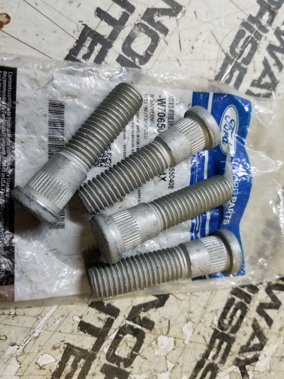 4 PACK OF W706504-S439 WHEEL STUDS 2017-2020 Ford Super Duty 2wd OEM Front