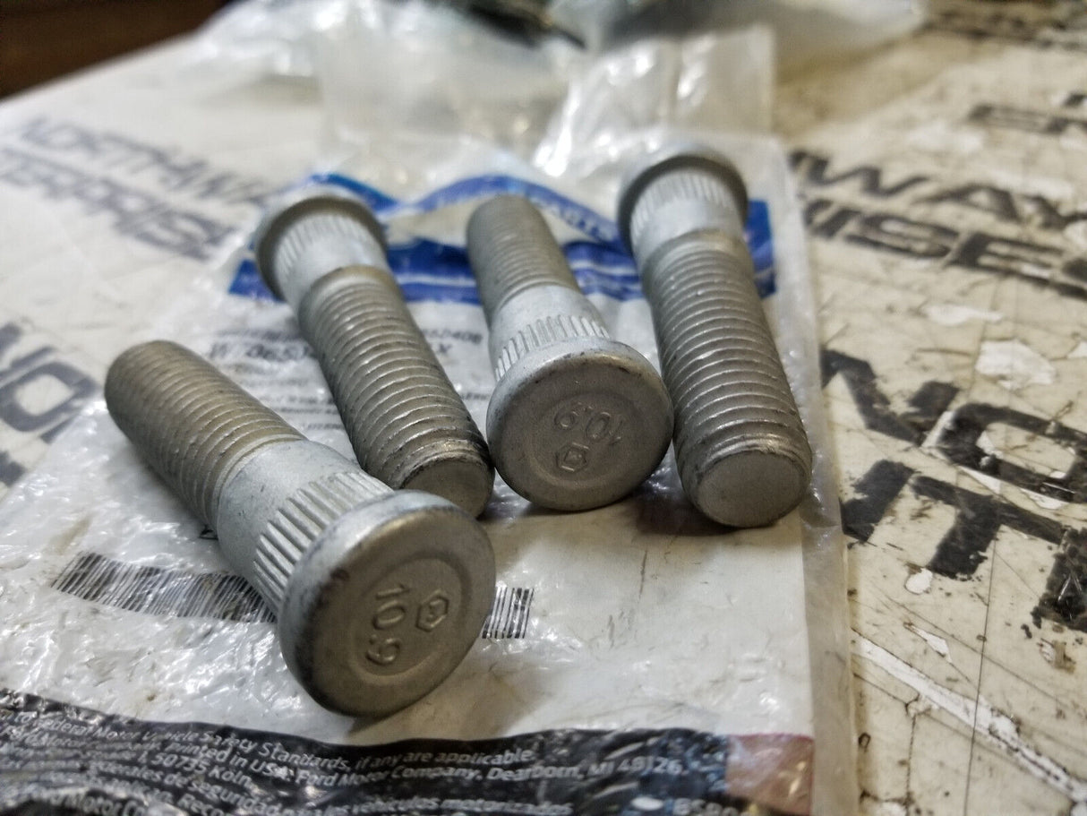 4 PACK OF W706504-S439 WHEEL STUDS 2017-2020 Ford Super Duty 2wd OEM Front