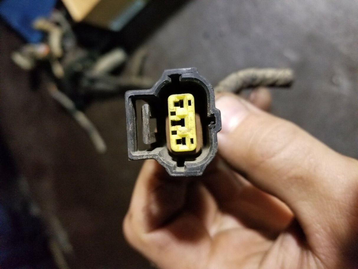 2 WIRE 3 pin 6.0L POWERSTROKE ENGINE HARNESS PIGTAIL CONNECTOR