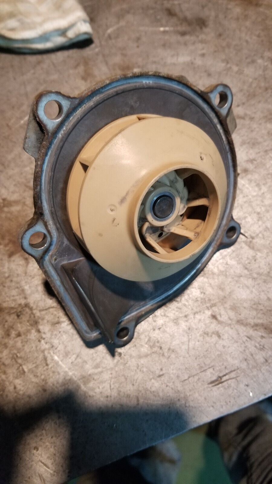 2.8L DURAMAX LWN WATER PUMP 12645126