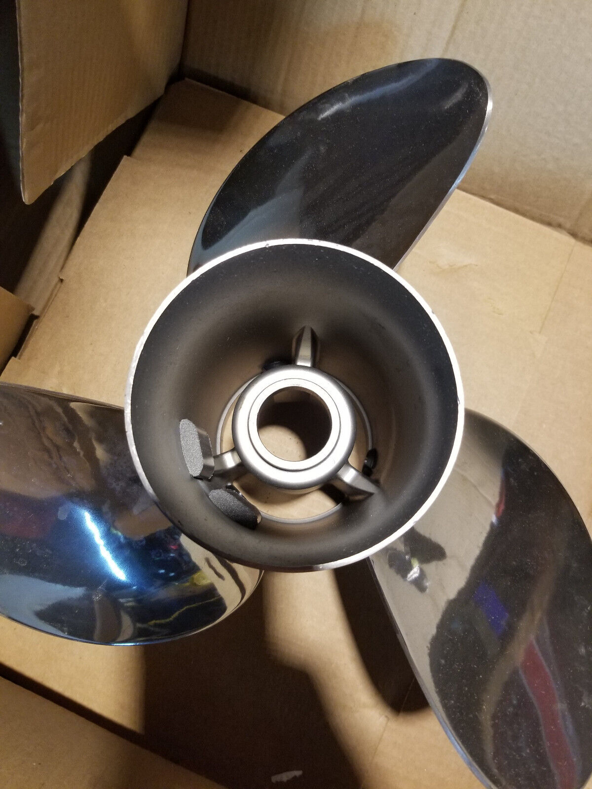 Mercury Enertia propeller 48-8M0151242 left hand 21 pitch no hub REF215