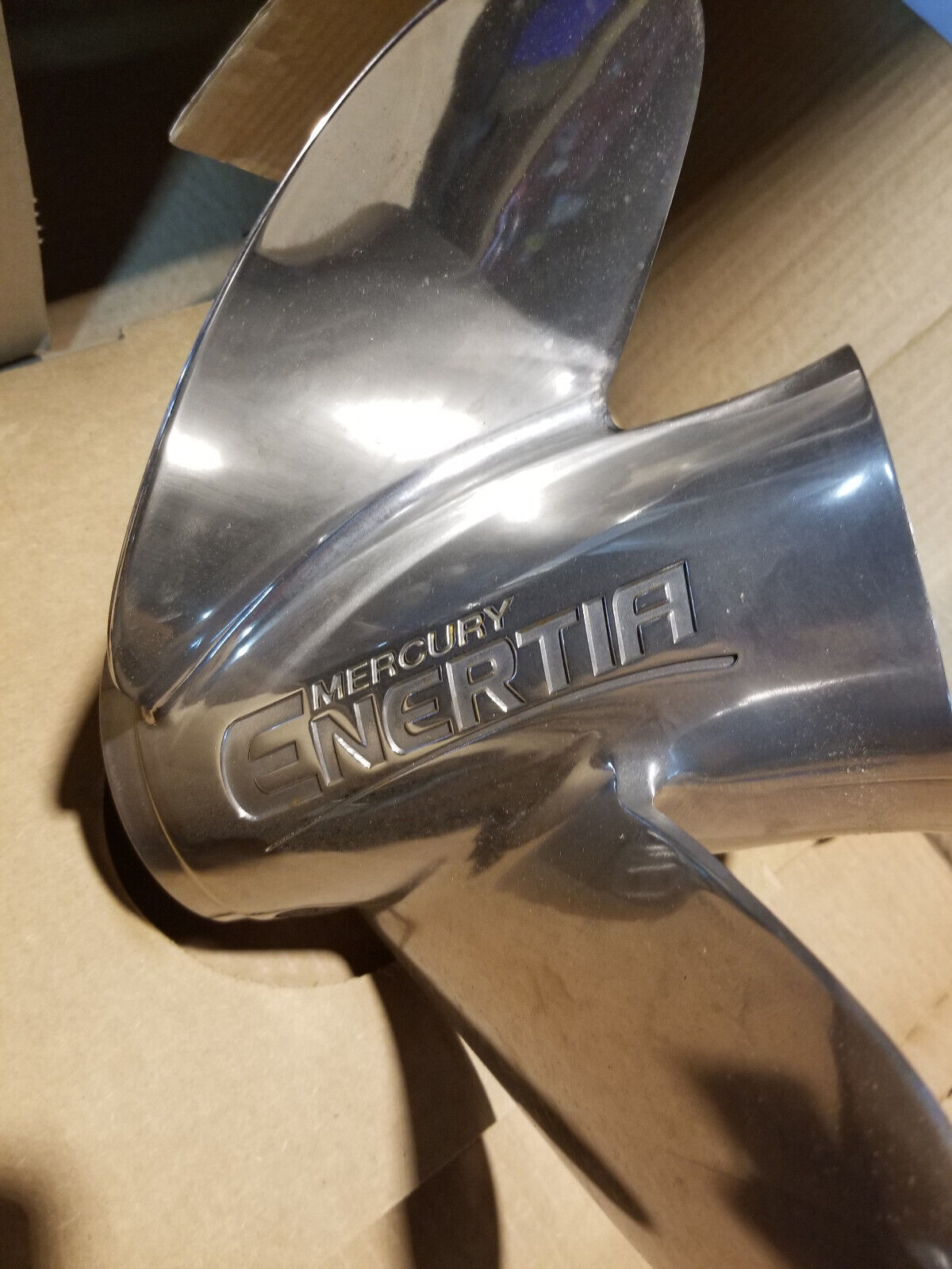 Mercury Enertia propeller 48-8M0151242 left hand 21 pitch no hub REF215