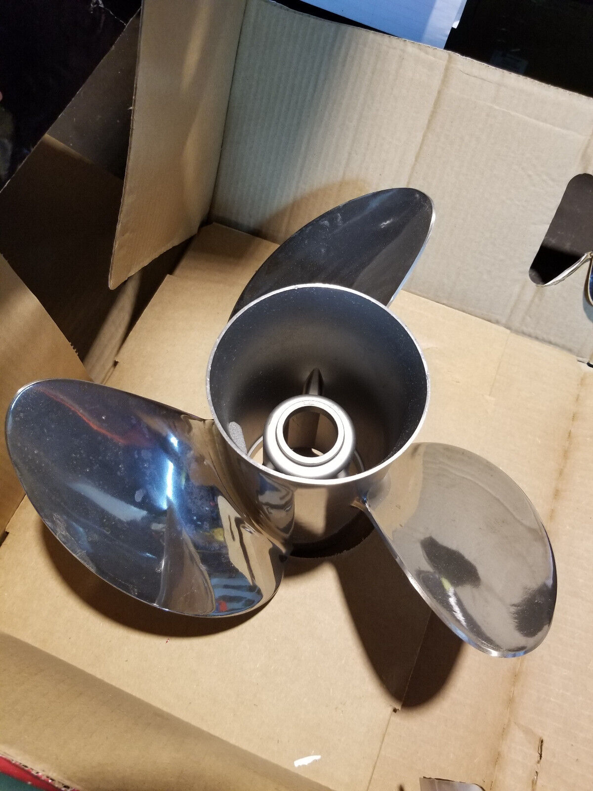 Mercury Enertia propeller 48-8M0151242 left hand 21 pitch no hub REF215