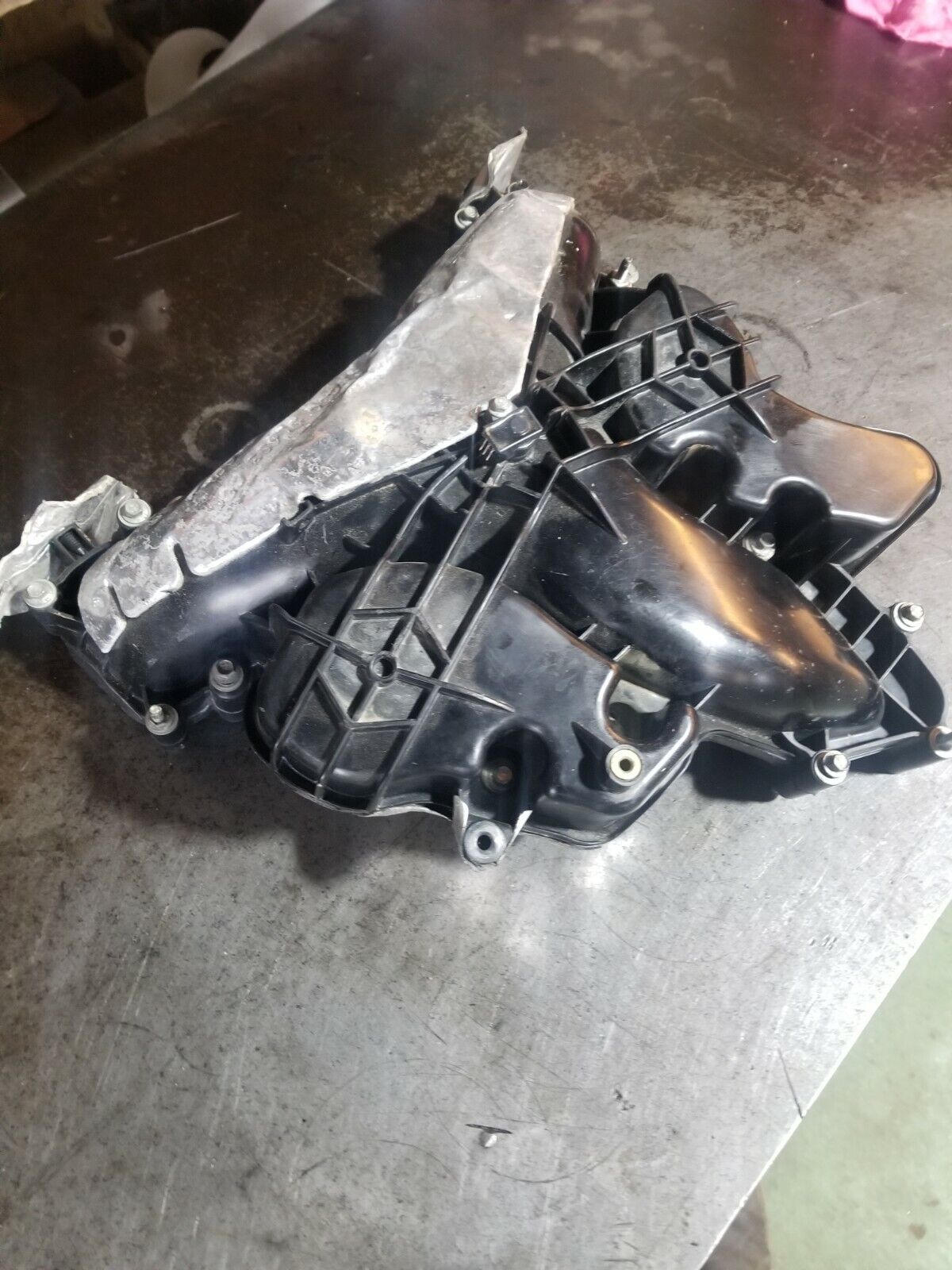 2015+ INTAKE MANIFOLD FORD F350 6.7L gc4q-9424-ab