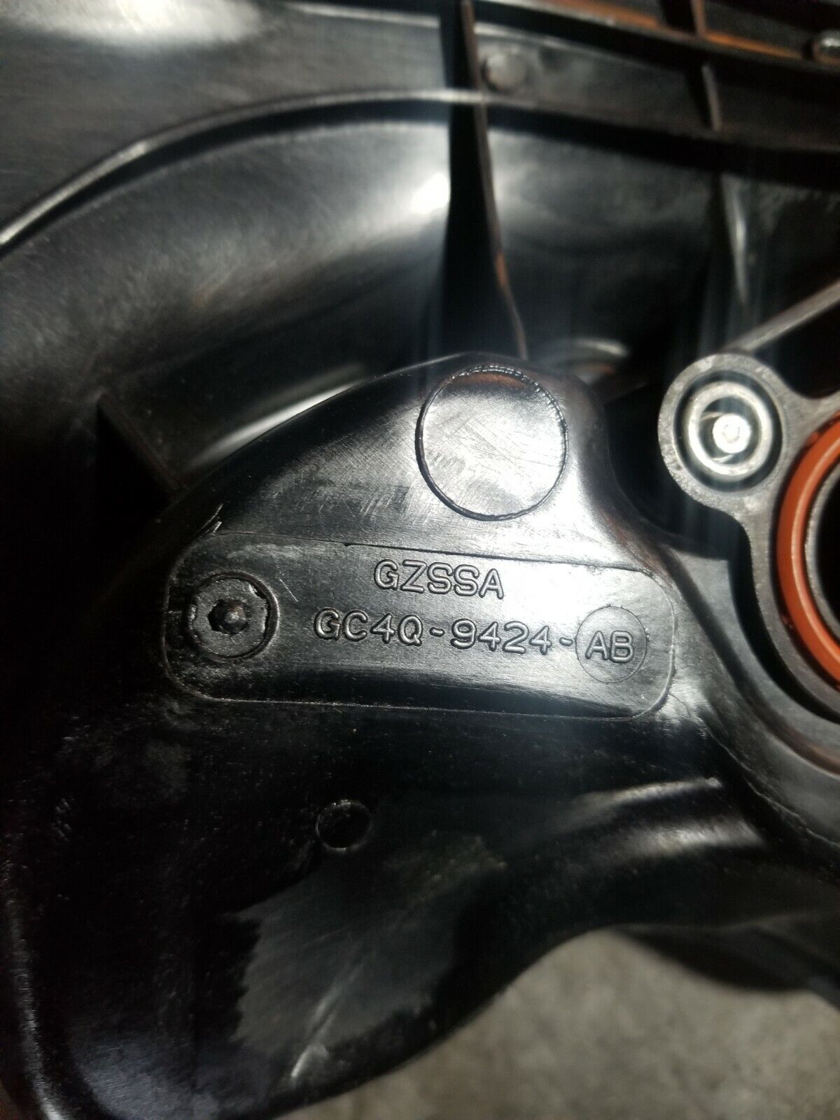 2015+ INTAKE MANIFOLD FORD F350 6.7L gc4q-9424-ab