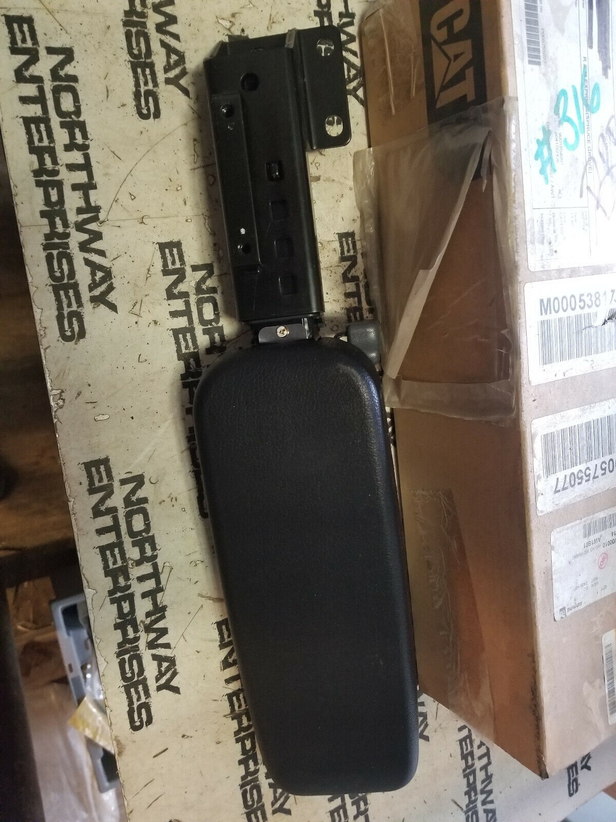 259-7347 CATERPILLAR Armrest Assembly