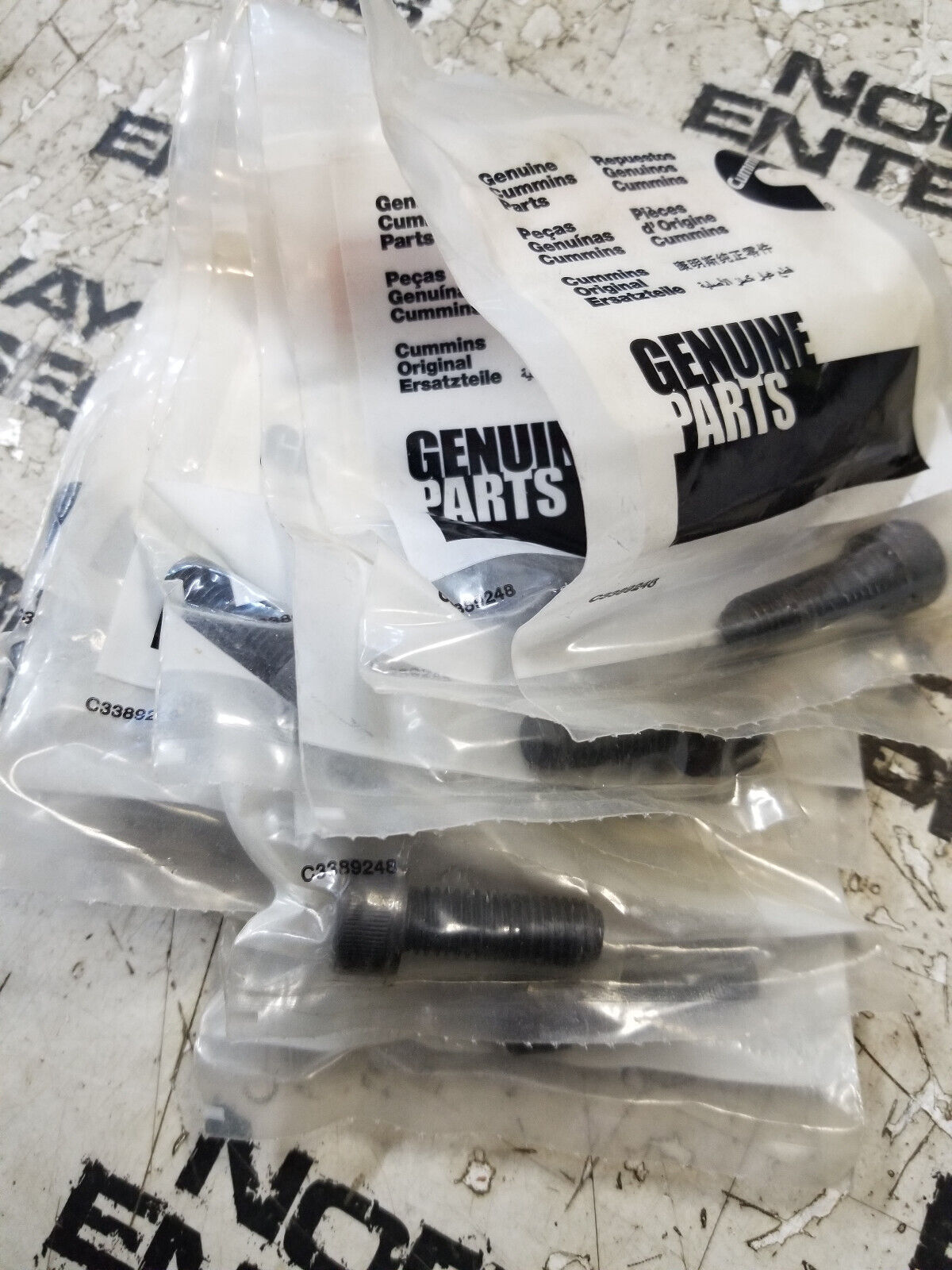 Lot of 12pc - Cummins Socket Head Cap Screw 3901350
