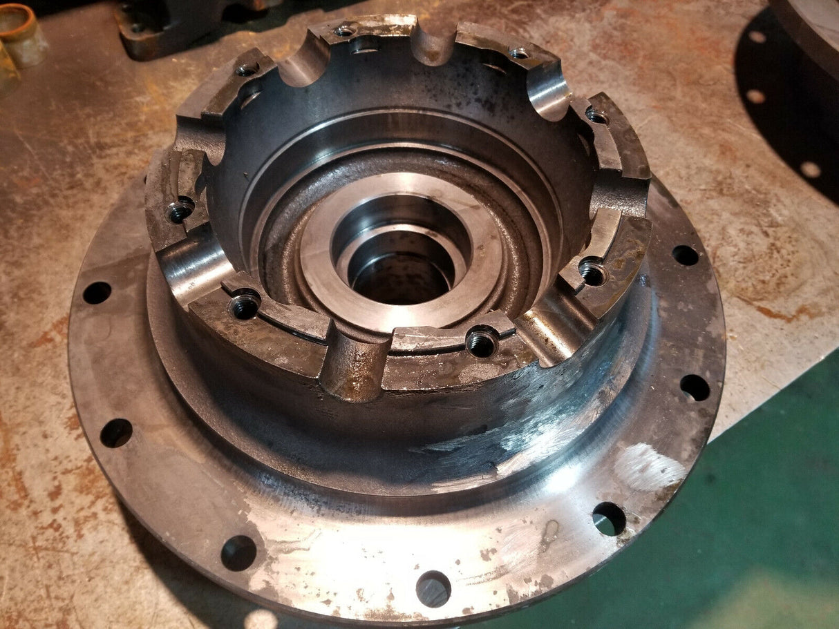 JOHN DEERE R63162 HUB