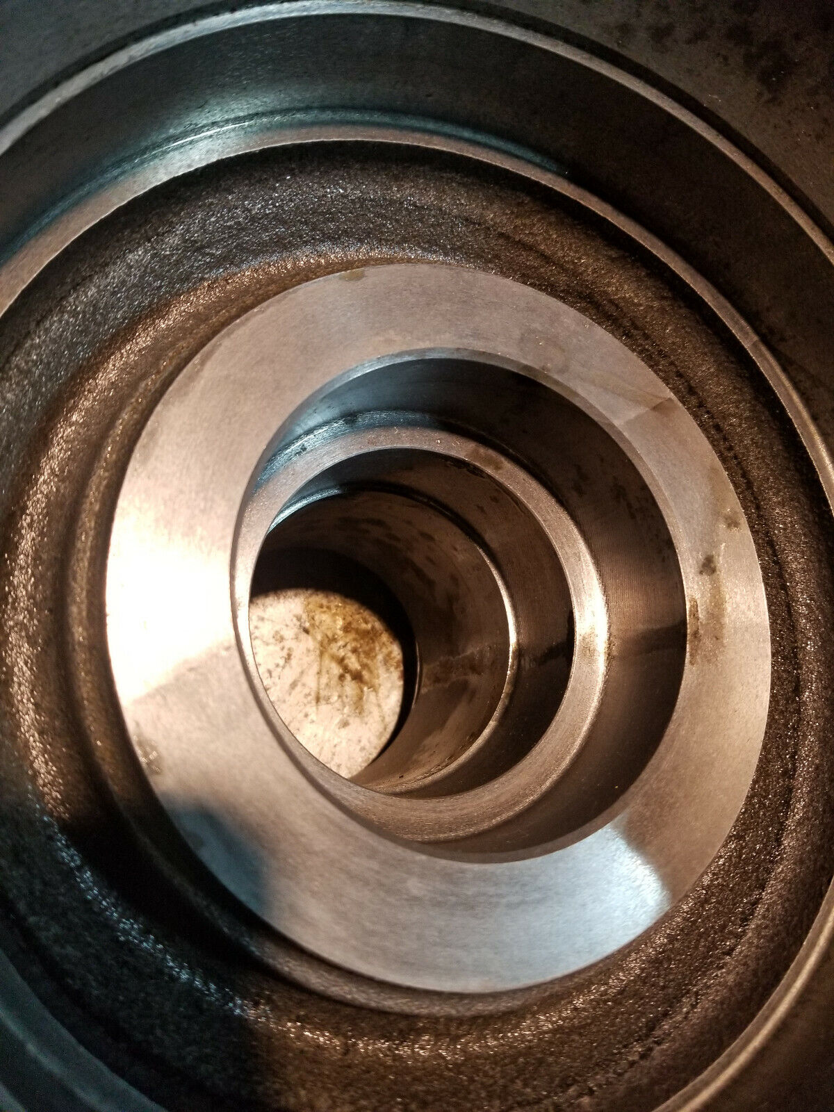 JOHN DEERE R63162 HUB