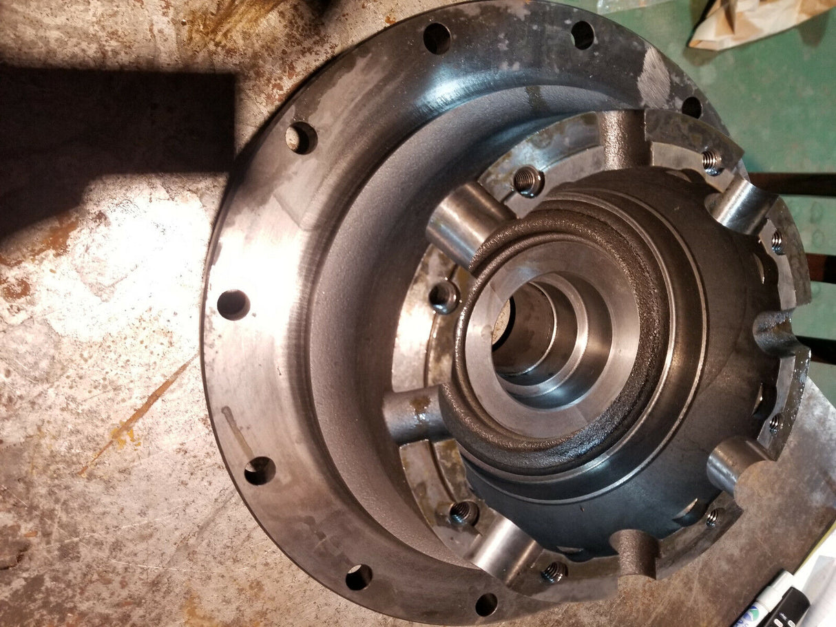 JOHN DEERE R63162 HUB